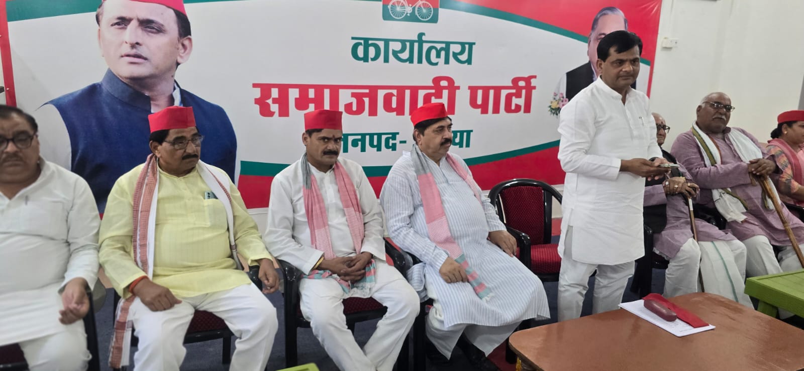 मिशन 2027 को लेकर सपा ने भरी हुंकार, ककोर कार्यालय में मासिक बैठक संपन्न