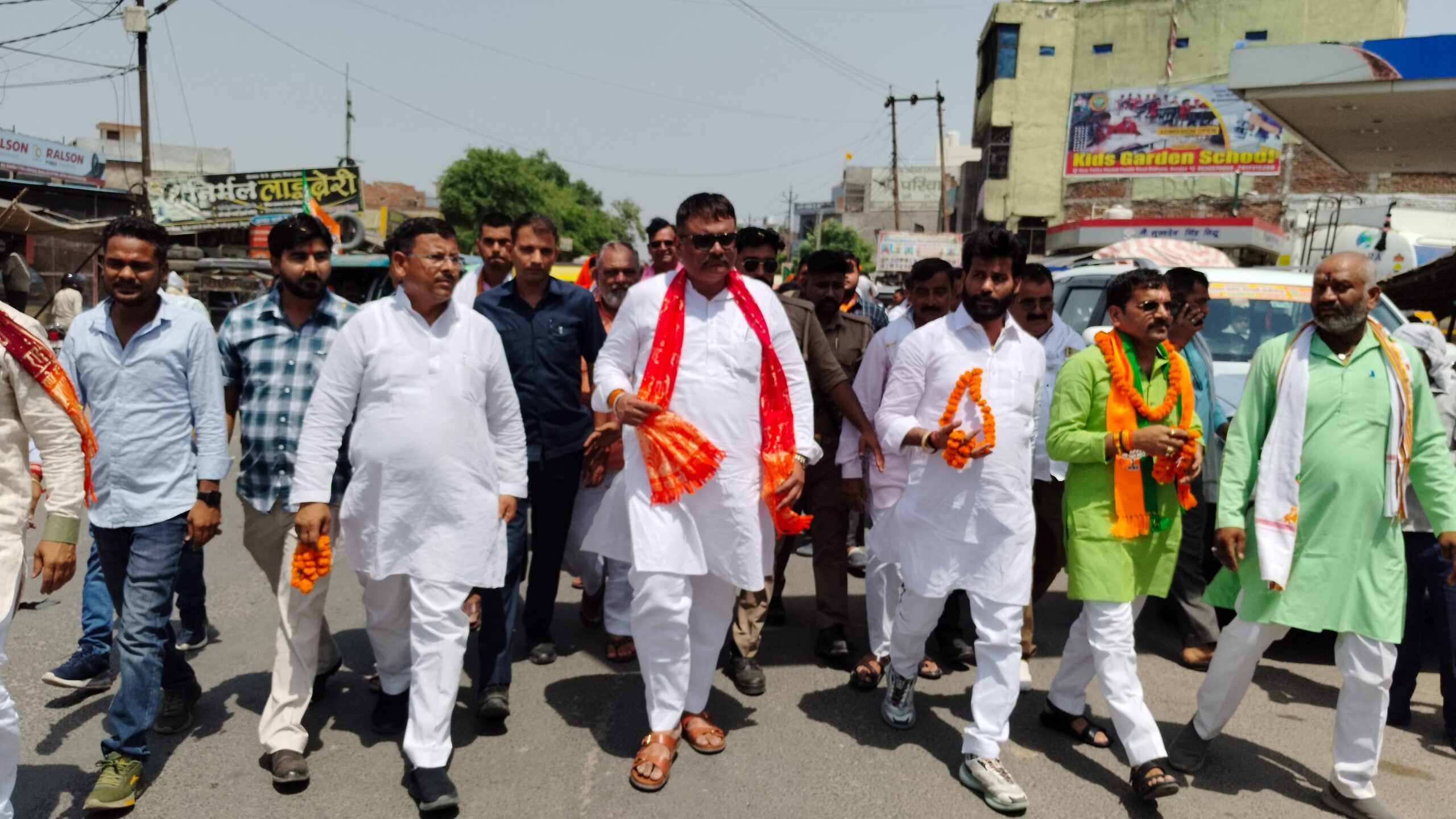 बिधूना में पूर्व सांसद एवम् प्रदेश महामंत्री सुब्रत पाठक का जोर दार स्वागत