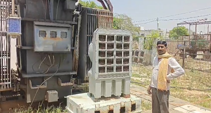 औरैया भीषण गर्मी में ट्रांसफार्मरों पर बढ़ा लोड, पावर हाउस में लगाए गए कूलर