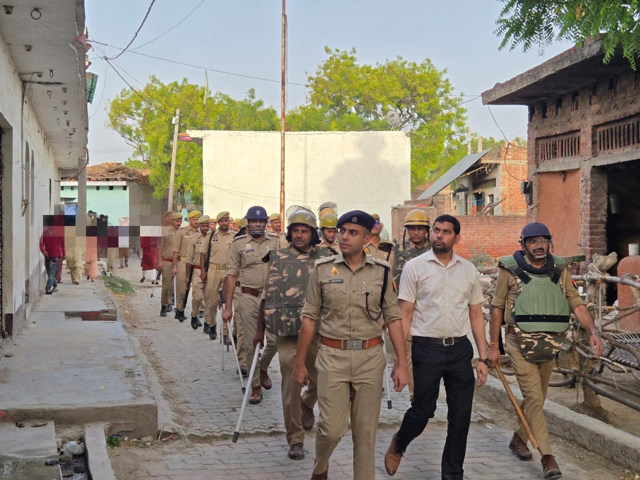 बिधूना कोतवाली में शांति समिति की बैठक, एसडीएम और सीओ रहे मौजूद